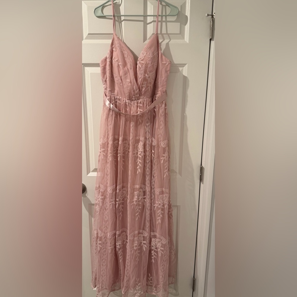 Elegant Pink Lace Maxi Dress
